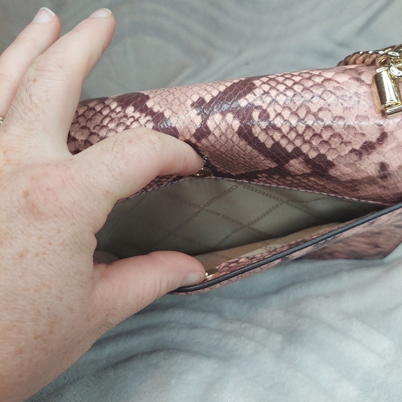 Michael Kors pink snakeskin Jade Shoulder / Crossbody Purse EUC $489 retail - Picture 6 of 14